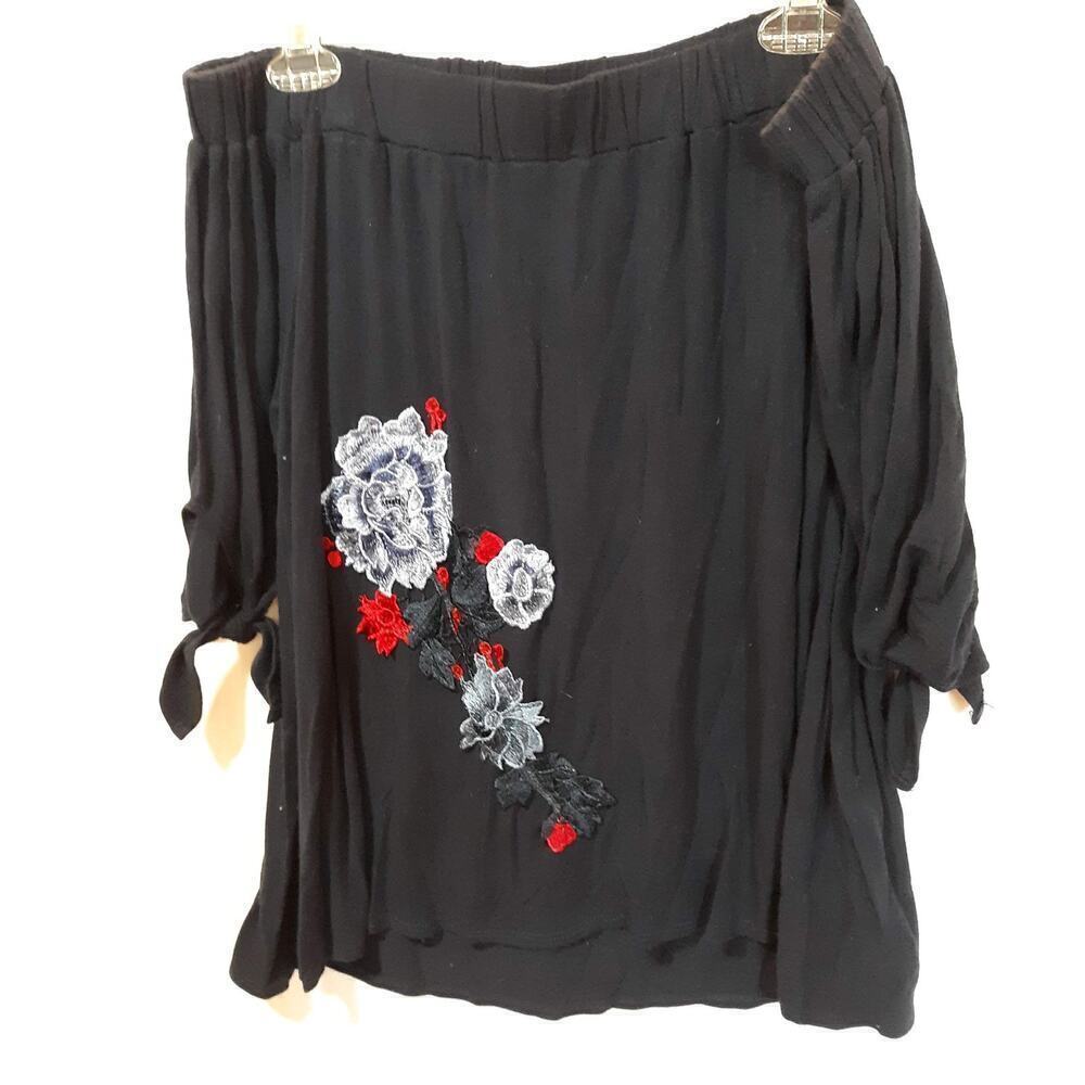 Off the Shoulder Blouse Size Small Beautiful Embroidery Pebble & Stone Navy